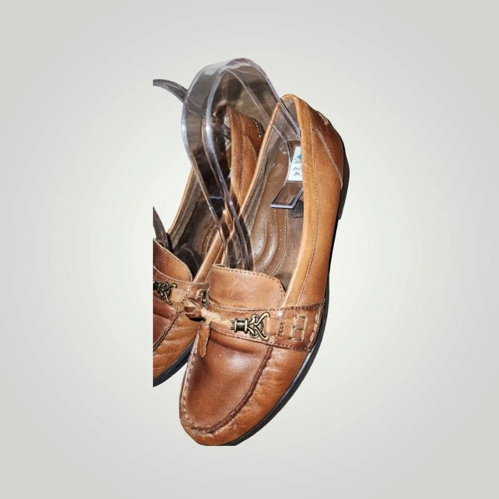 Michel M 7.5 M brown slip on tassel loafer